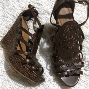Sbicca Brown Strappy Wedges